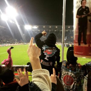 Im FC Sankt Pauli Stadion Millerntor Ramba Zamba Fans 2015 hat der #Jodelvogel seinen Brand Flug in die Markenwelt gestartet